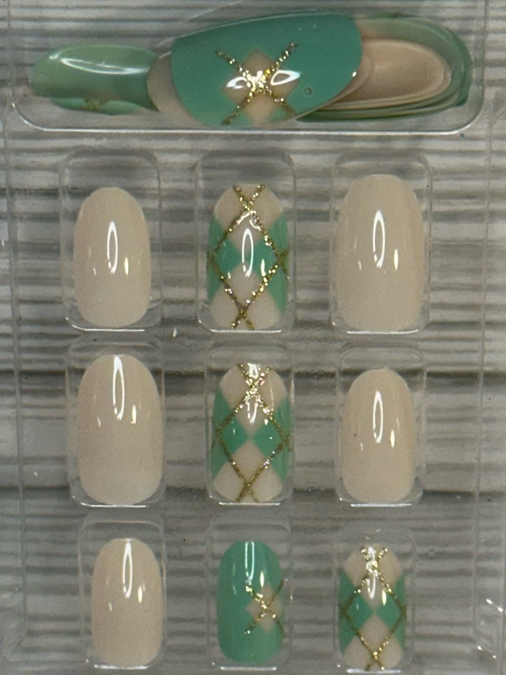 Medium Round Press-On Nail Set Mint and Cream Argyle with Gold Accent School
